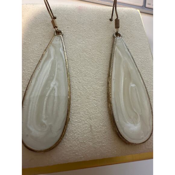 Mother of Pearl Gold teardrop dangle earrings hook  1.75" long x  .5" wide Beach - Picture 13 of 13